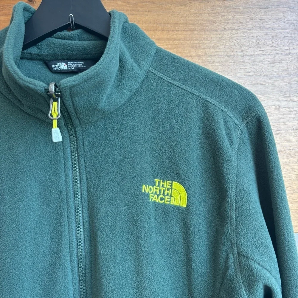 THE NORTH FACE MEN’S GREEN FLEECE, SIZE M